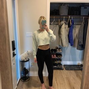 Aritzia Tna airyaf fleece crop sweater